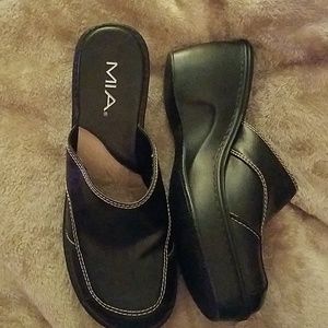 MIA Slip On Platforms Sz 10M